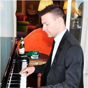 Insegnante di pianoforte moderno per tutte le età!